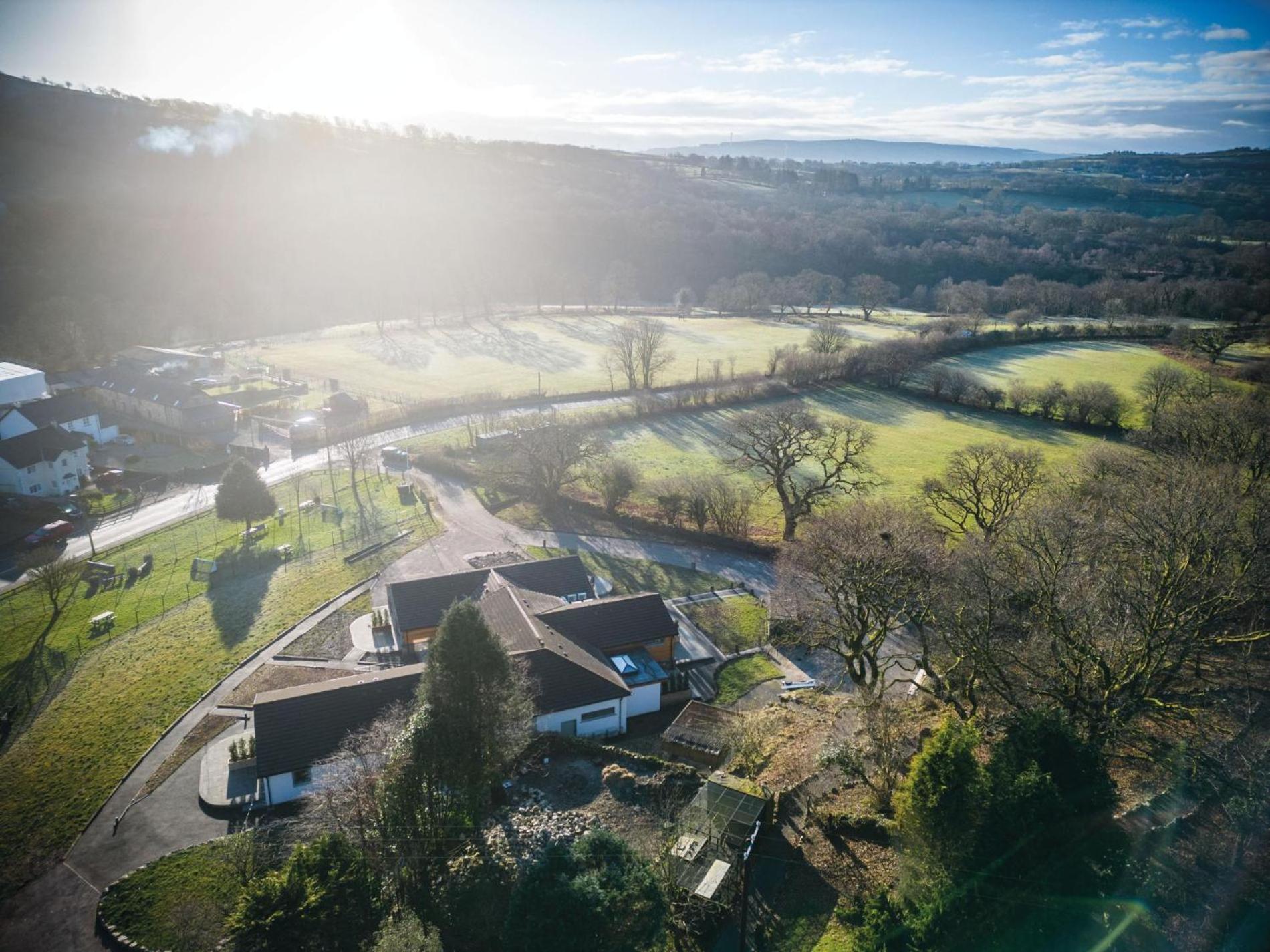 Suite 9 - Sleeping Giant Hotel - Pen Y Cae Inn Брекон Екстер'єр фото